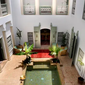 4* Pensión Les Hibiscus
